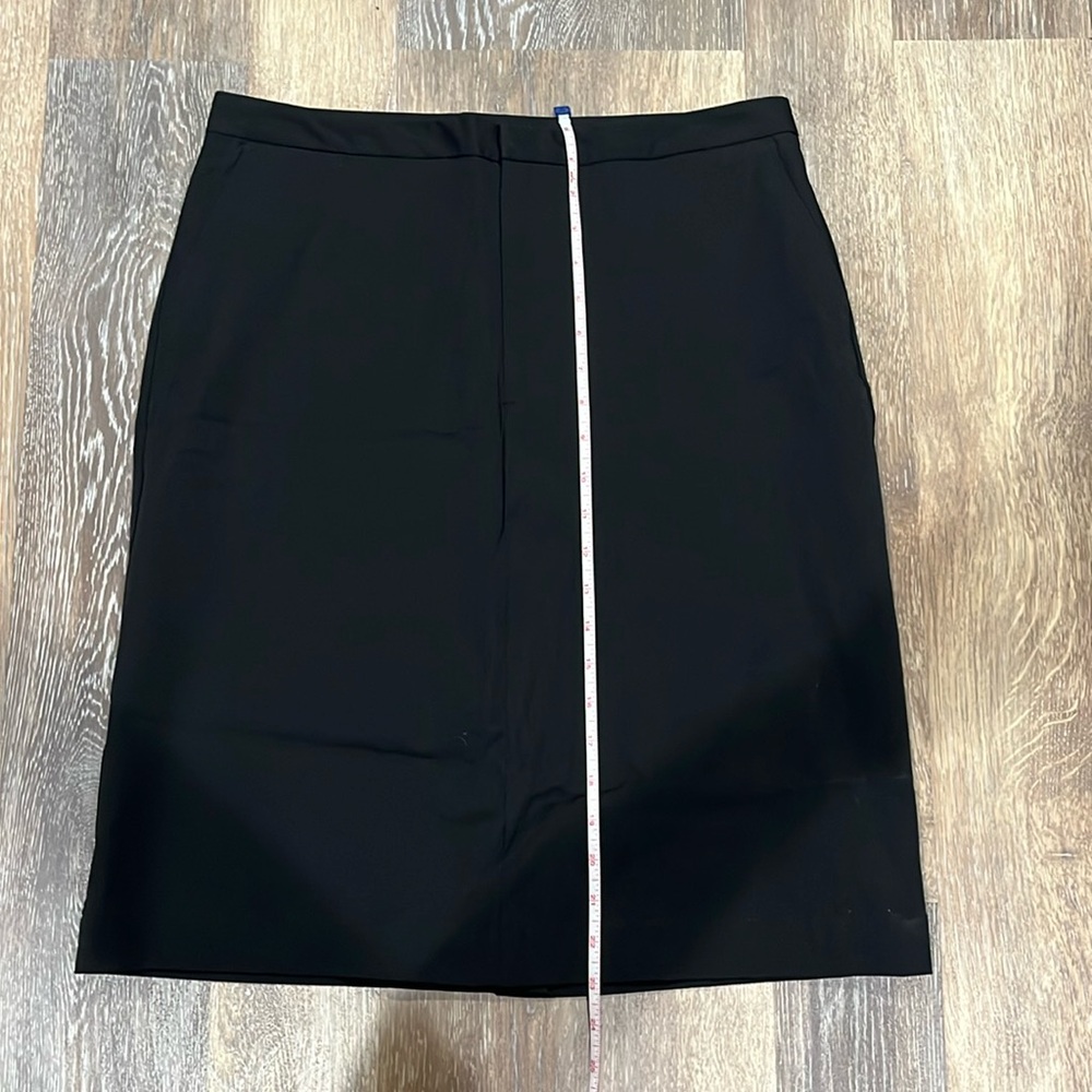 Nylon GAP skirt, with side and back pockets